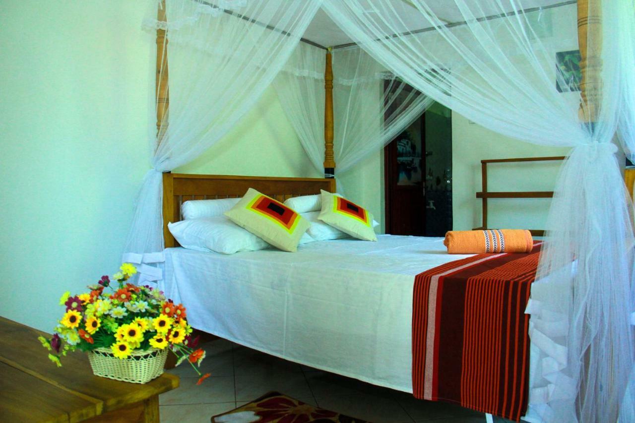Hotel Thusitha S Nest Dikwella Esterno foto